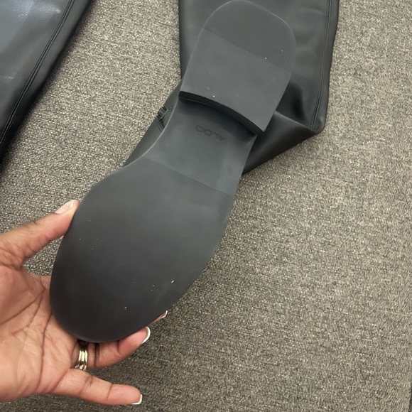 Black thigh high ALDO boots new never been worn Only tried on - Picture 2 of 6
